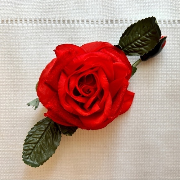 Vintage Red Rose Floral Corsage Pin: Chiffon & Velvet Flower Brooch - Picture 6 of 11